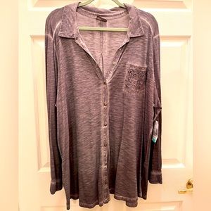 1X Catherine’s Heather grey blouse with lace pocket detail